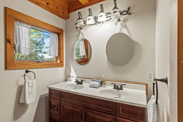 $850,000 | 245 Piscataqua Road, Madbury, NH 03824