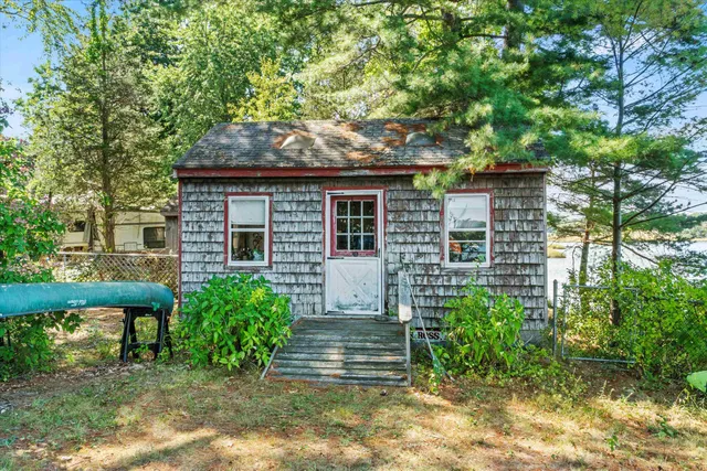 $850,000 | 245 Piscataqua Road, Madbury, NH 03824