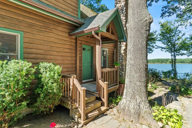 $850,000 | 245 Piscataqua Road, Madbury, NH 03824