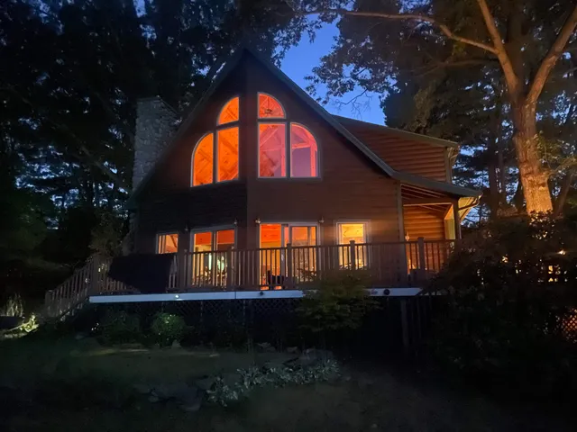 $850,000 | 245 Piscataqua Road, Madbury, NH 03824