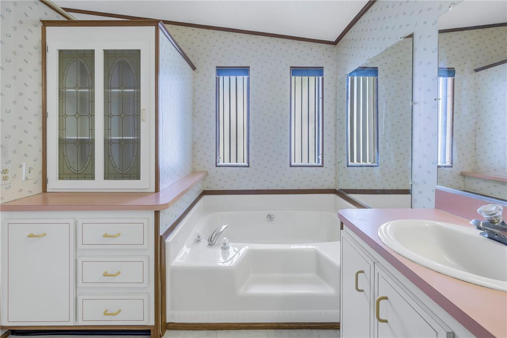 1001 Starkey Road, Unit 298 Largo, FL 33771 - Photo 14 of 49 Gallery Image 14