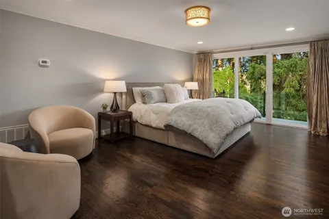 $7,890,000 | 2242 79th Avenue Northeast, Medina, WA 98039