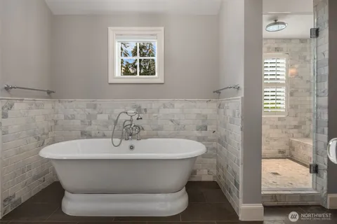 $7,890,000 | 2242 79th Avenue Northeast, Medina, WA 98039