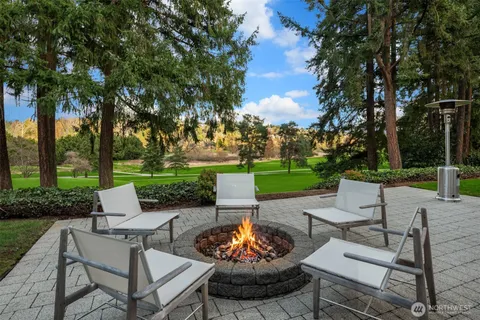 $7,890,000 | 2242 79th Avenue Northeast, Medina, WA 98039