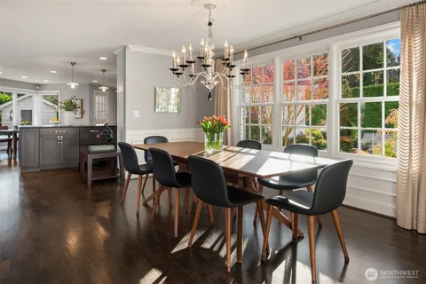 $7,890,000 | 2242 79th Avenue Northeast, Medina, WA 98039