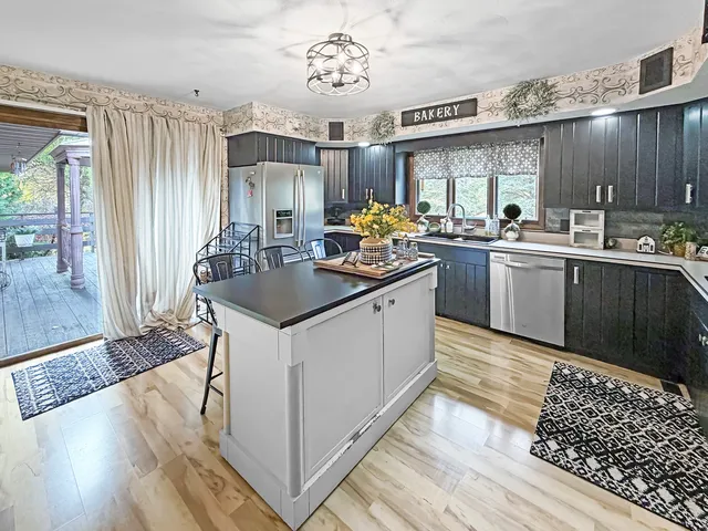 $235,000 | 2406 Highway 26, Freeport, IL 61032