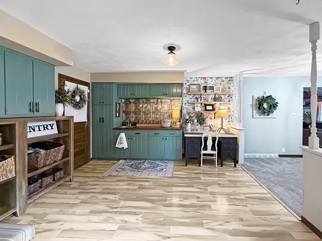 $235,000 | 2406 Highway 26, Freeport, IL 61032