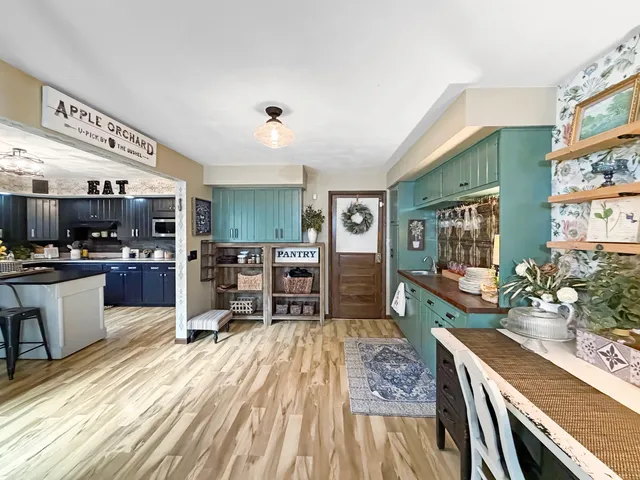 $235,000 | 2406 Highway 26, Freeport, IL 61032