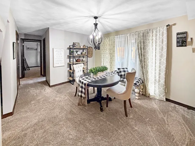 $235,000 | 2406 Highway 26, Freeport, IL 61032