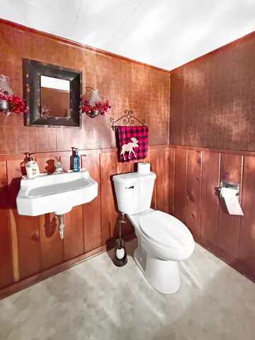 $235,000 | 2406 Highway 26, Freeport, IL 61032