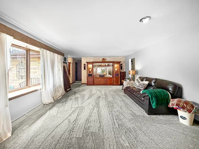 $235,000 | 2406 Highway 26, Freeport, IL 61032