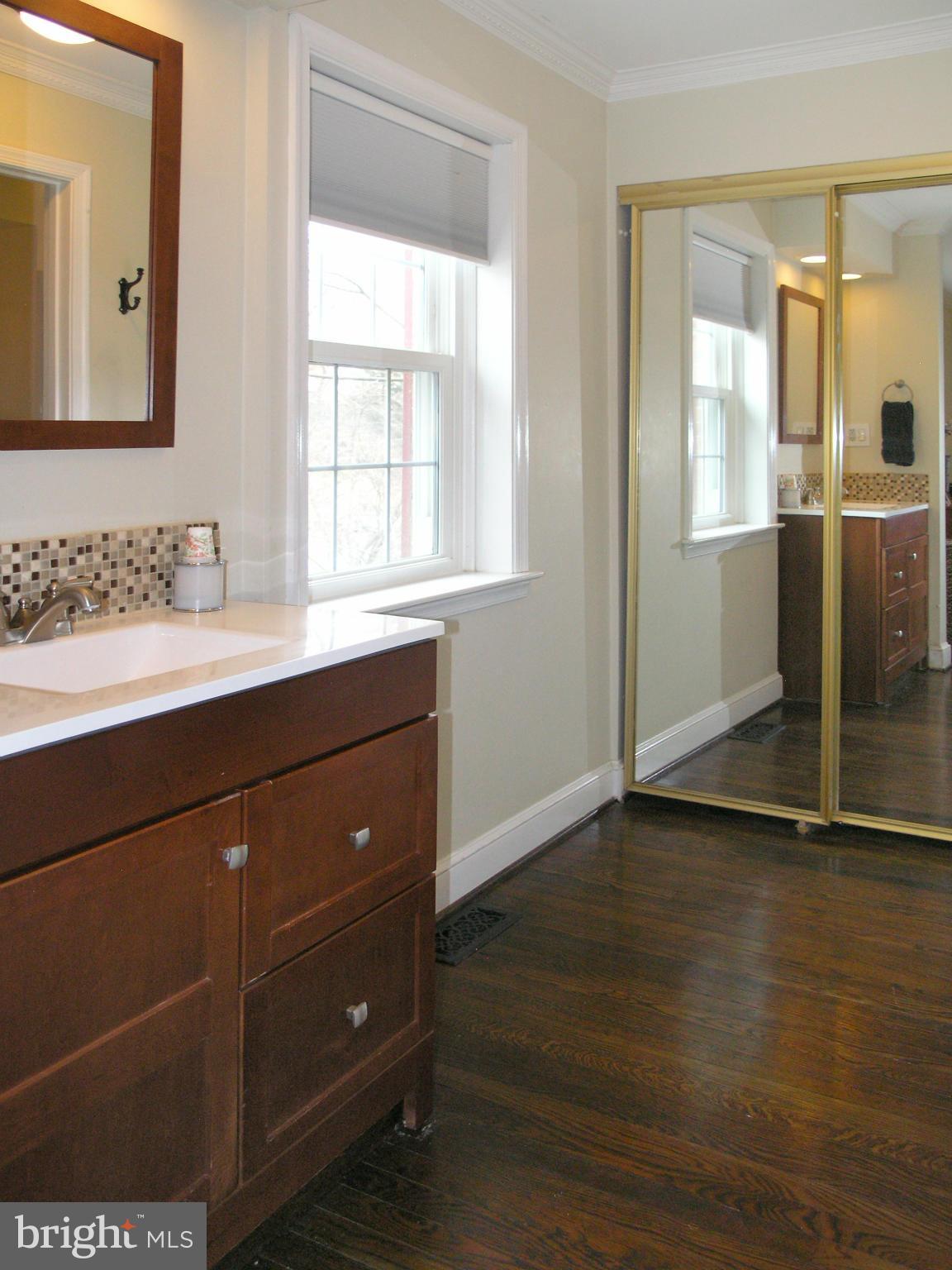 1848 Golf View Court Reston, VA 20190 - Photo 13 of 25 Bath (Master)