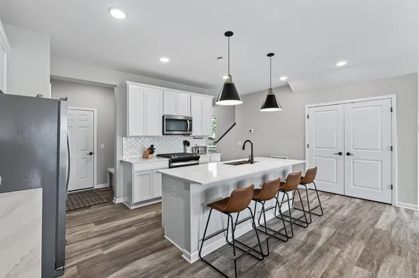 $399,900 | 17986 Giants Way, Lakeville, MN 55044