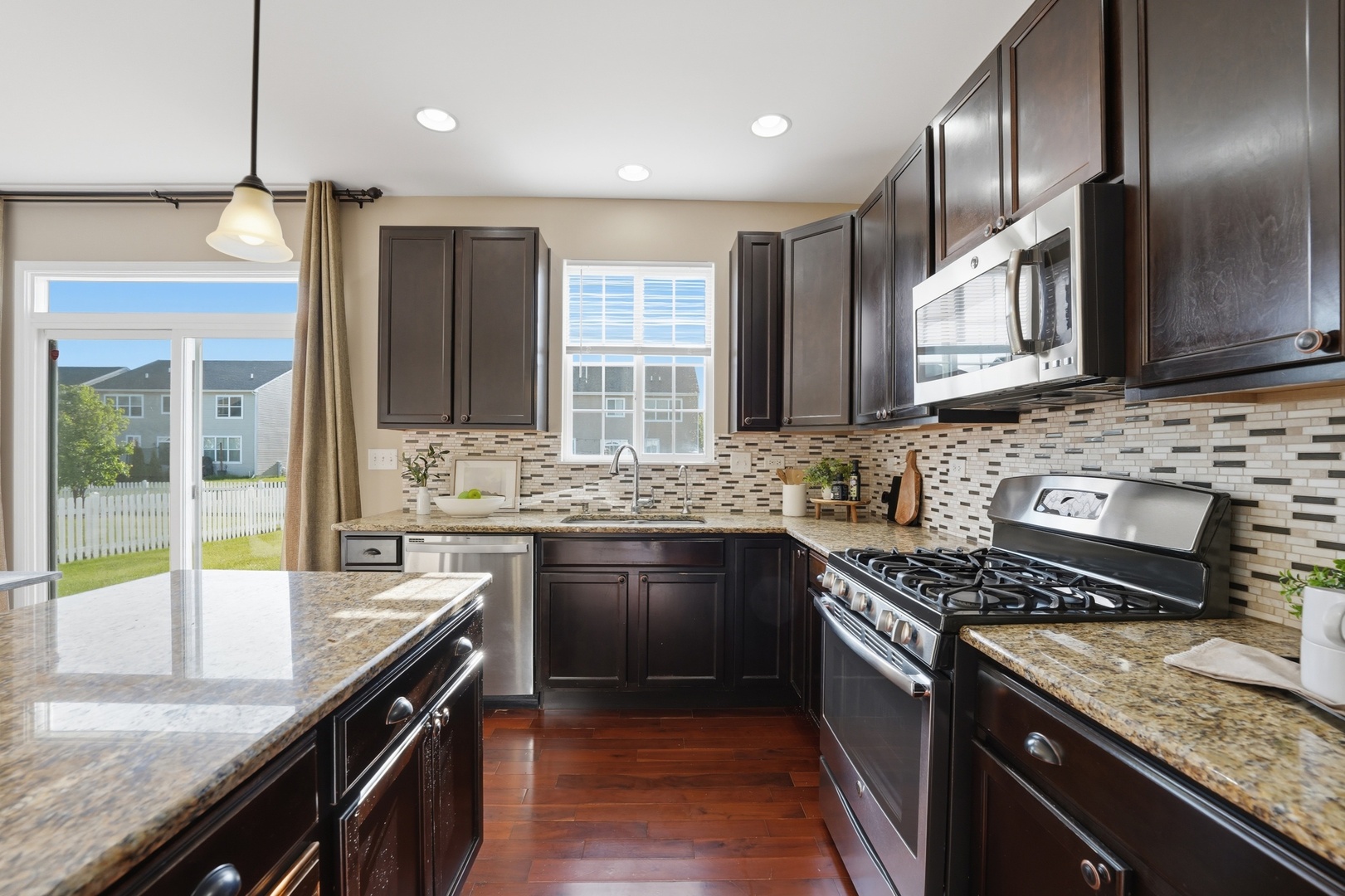 5742 Oak Ridge Way Lisle, IL 60532 - Photo 10 of 46 Gallery Image 10