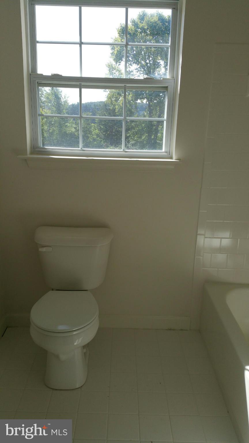 9237 Ridgefield Circle Frederick, MD 21701 - Photo 12 of 20 Bath (Master)