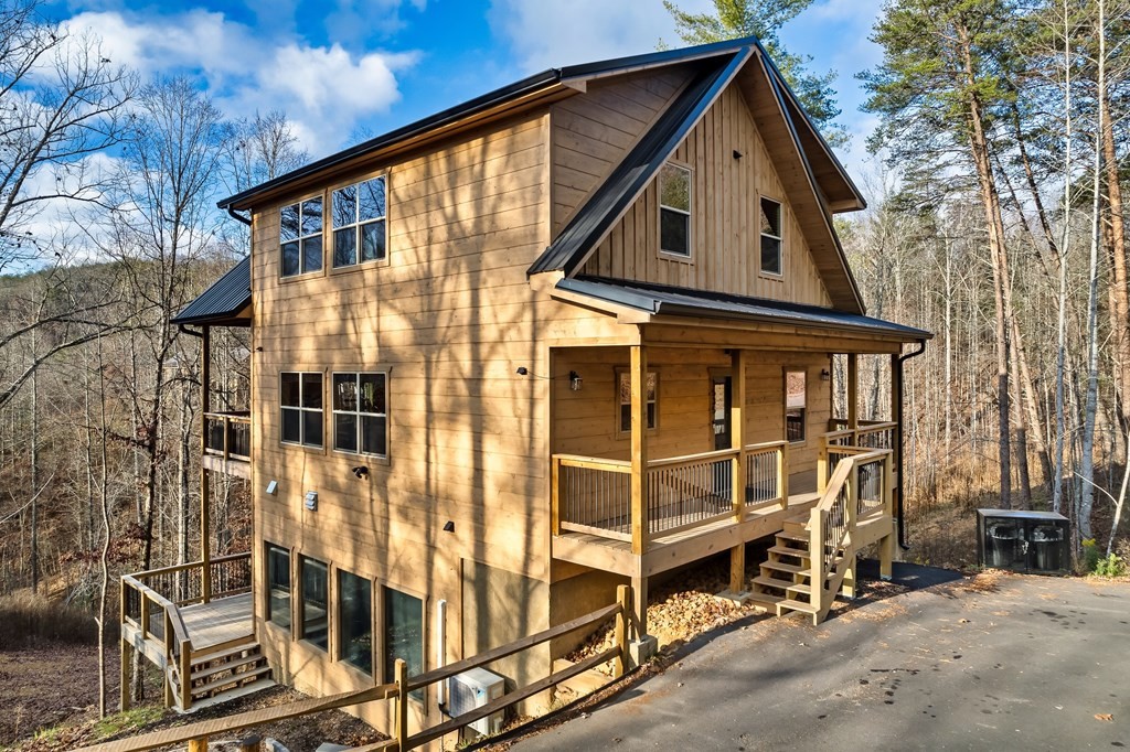 1535 Bluff Ridge Road Sevierville, TN 37876 - Photo 2 of 41