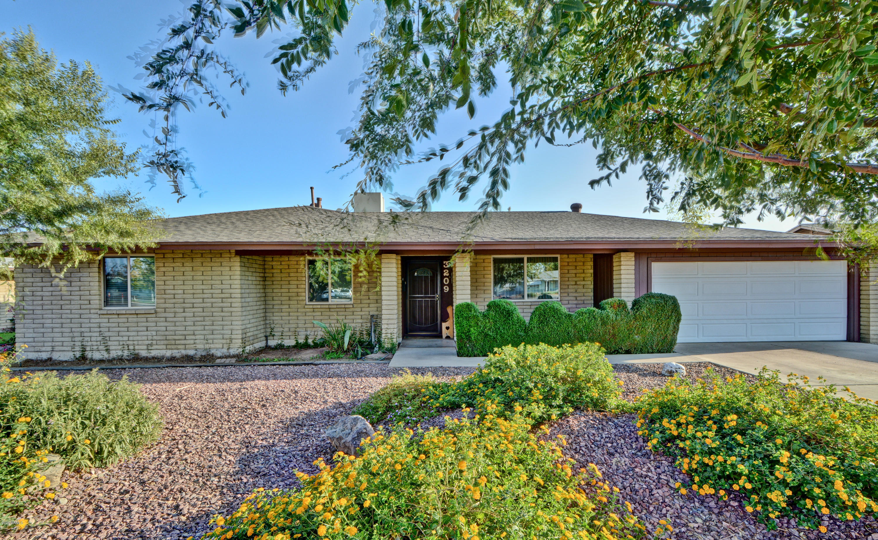 3209 West Cactus Road Phoenix, AZ 85029 - Photo 1 of 35 front view of a house
