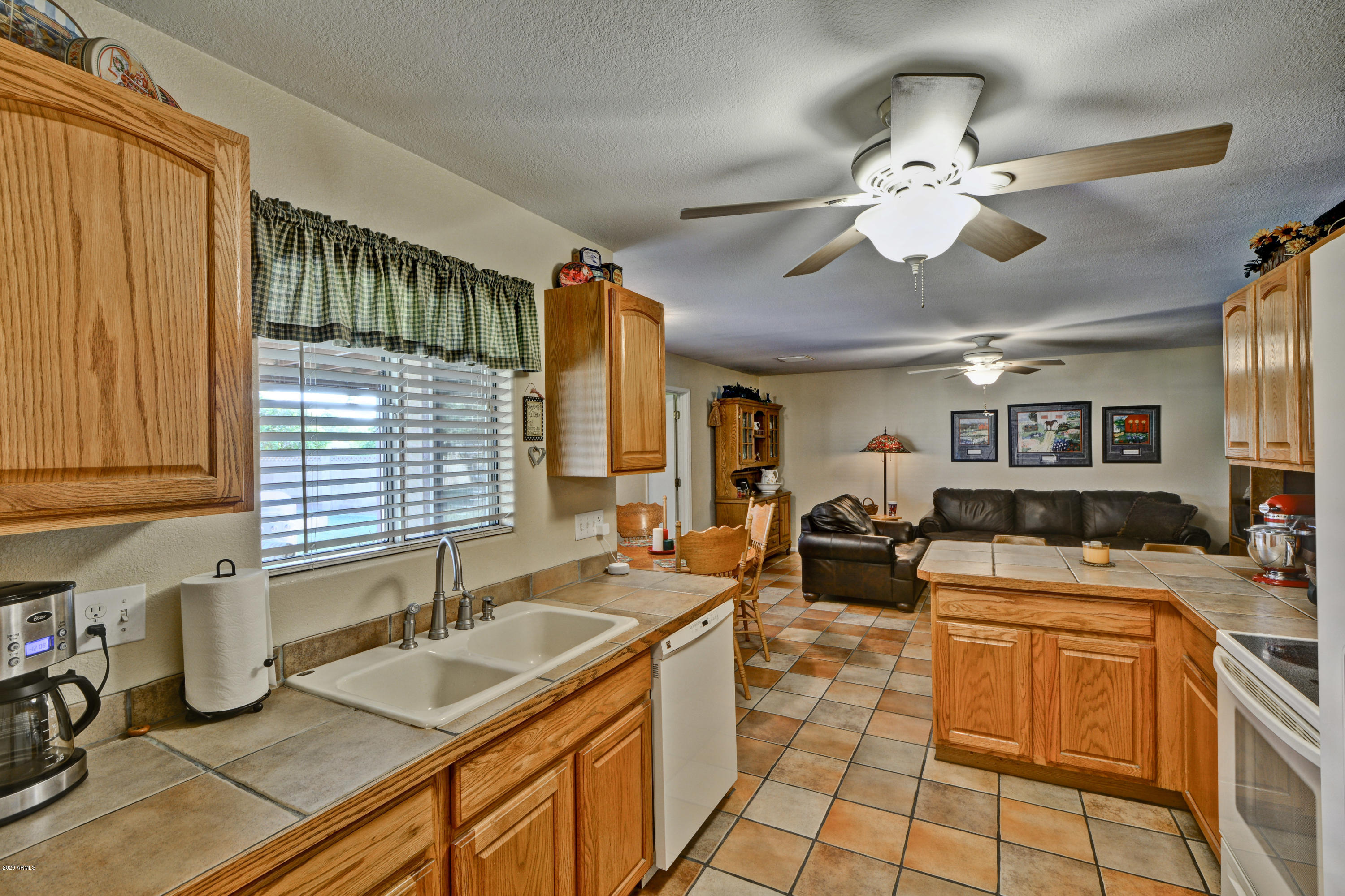 3209 West Cactus Road Phoenix, AZ 85029 - Photo 9 of 35 Cactus (11)