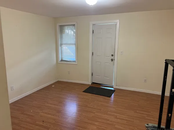 $1,500 | 539 Howe Avenue, Unit 2A, Shelton, CT 06484