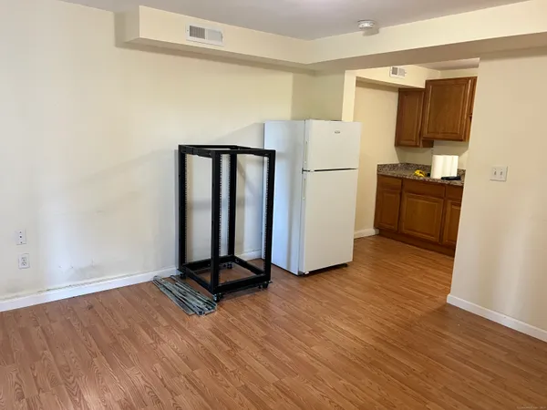 $1,500 | 539 Howe Avenue, Unit 2A, Shelton, CT 06484