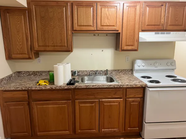 $1,500 | 539 Howe Avenue, Unit 2A, Shelton, CT 06484