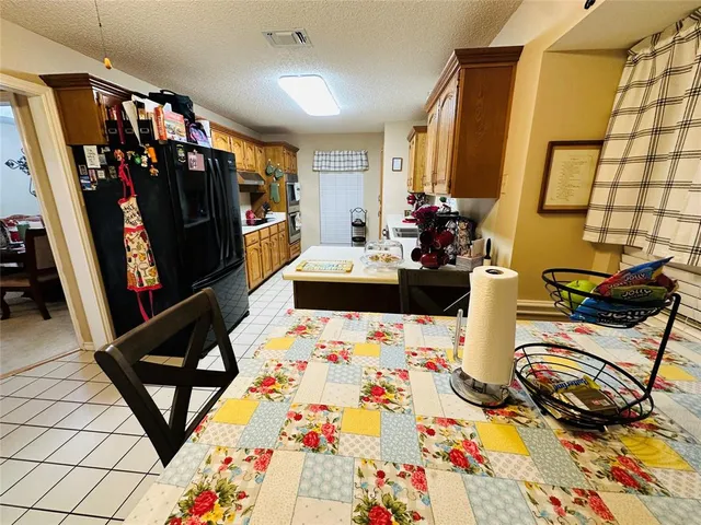 $379,900 | 1925 North Collegiate Drive, Paris, TX 75462