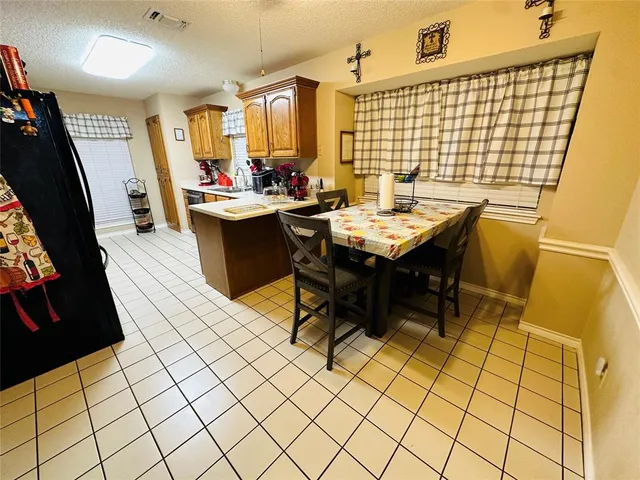 $379,900 | 1925 North Collegiate Drive, Paris, TX 75462