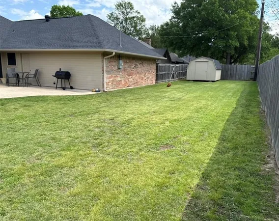 $349,000 | 1925 North Collegiate Drive, Paris, TX 75462
