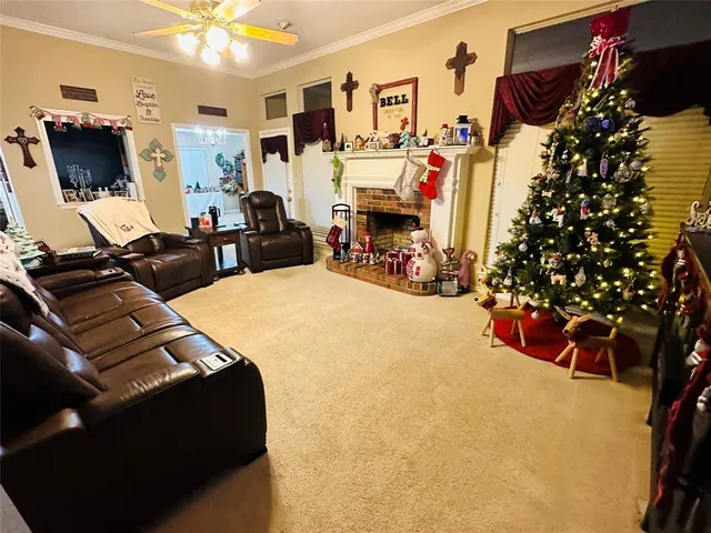 $379,900 | 1925 North Collegiate Drive, Paris, TX 75462