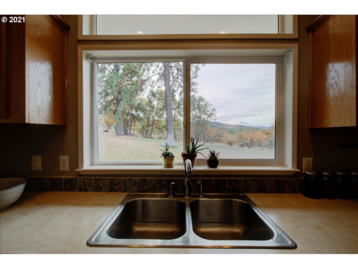 2015 Ridge Road West The Dalles, OR 97058 - Photo 16 of 32 Gallery Image 16