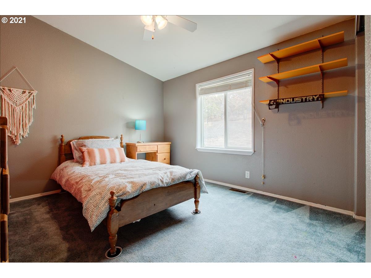 2015 Ridge Road West The Dalles, OR 97058 - Photo 17 of 32 Gallery Image 17