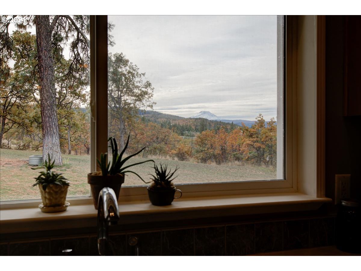 2015 Ridge Road West The Dalles, OR 97058 - Photo 18 of 32 Gallery Image 18