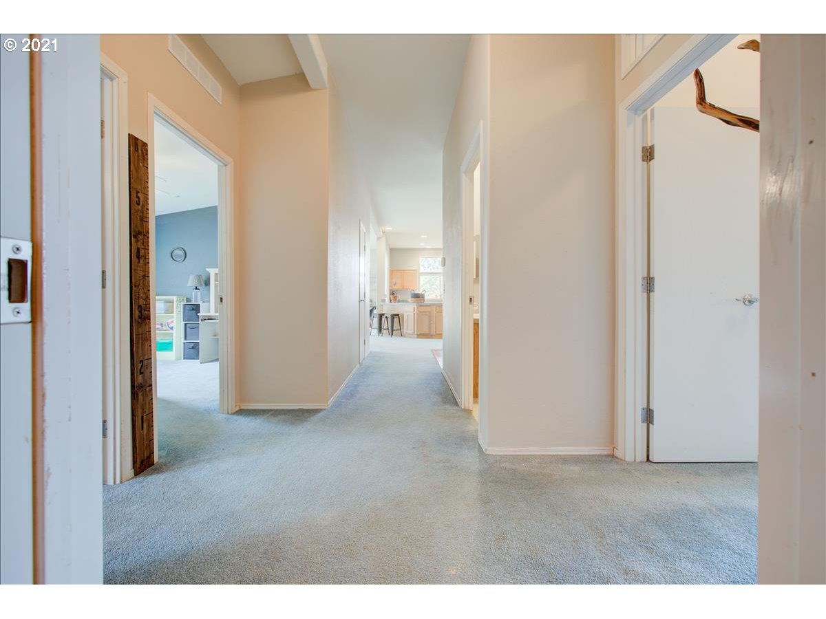 2015 Ridge Road West The Dalles, OR 97058 - Photo 6 of 32 Gallery Image 6