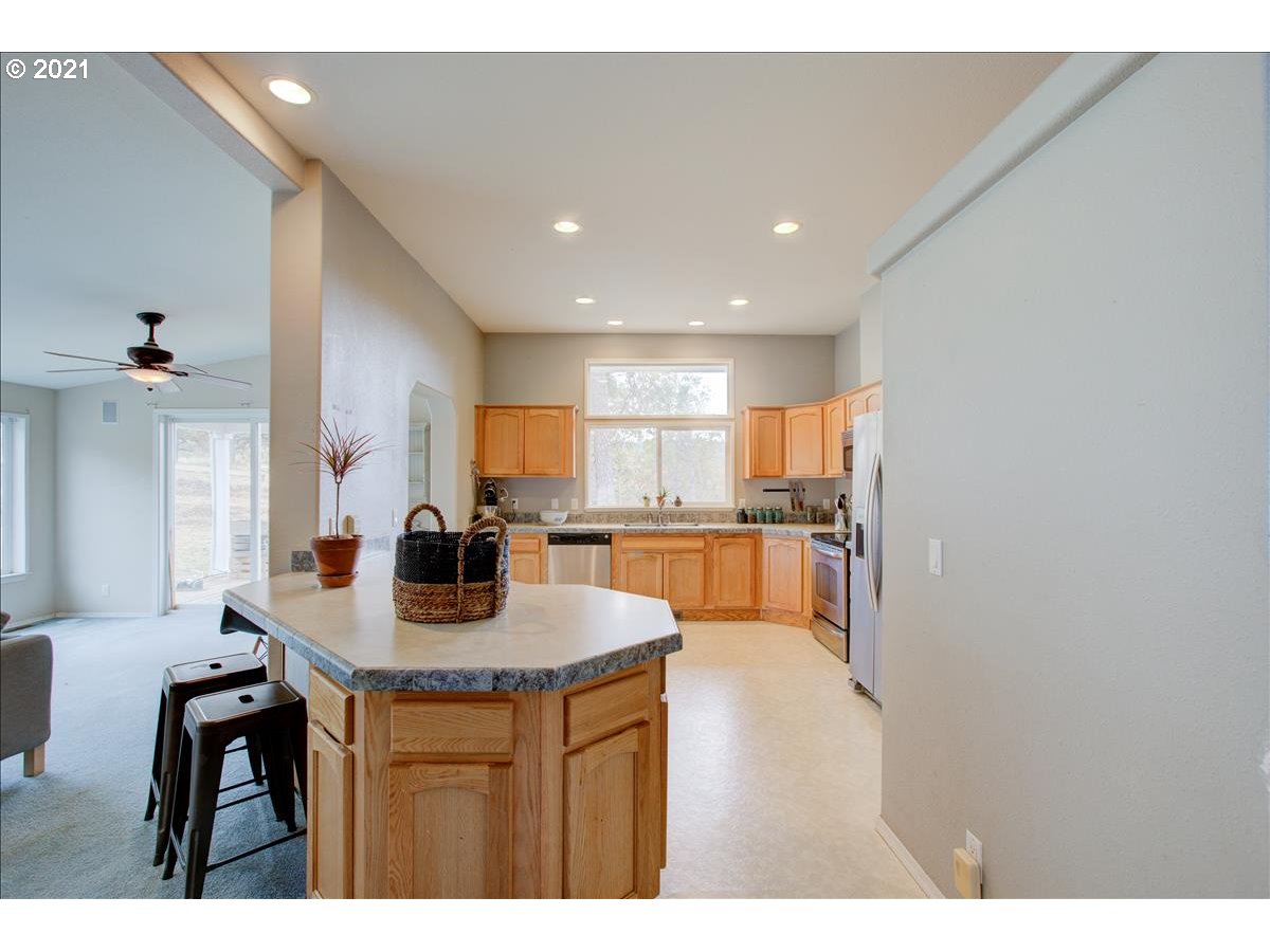 2015 Ridge Road West The Dalles, OR 97058 - Photo 9 of 32 Gallery Image 9