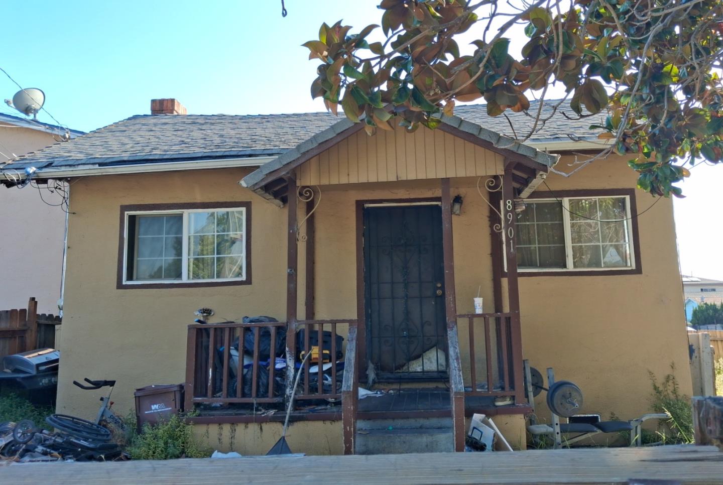 8901 D Street Oakland, CA 94621 - Photo 1 of 7