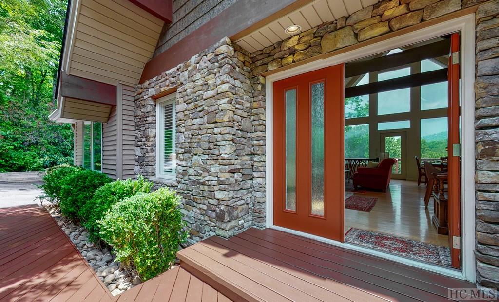 260 Deer Run Road Sapphire, NC 28774 - Photo 9 of 51 Gallery Image 9