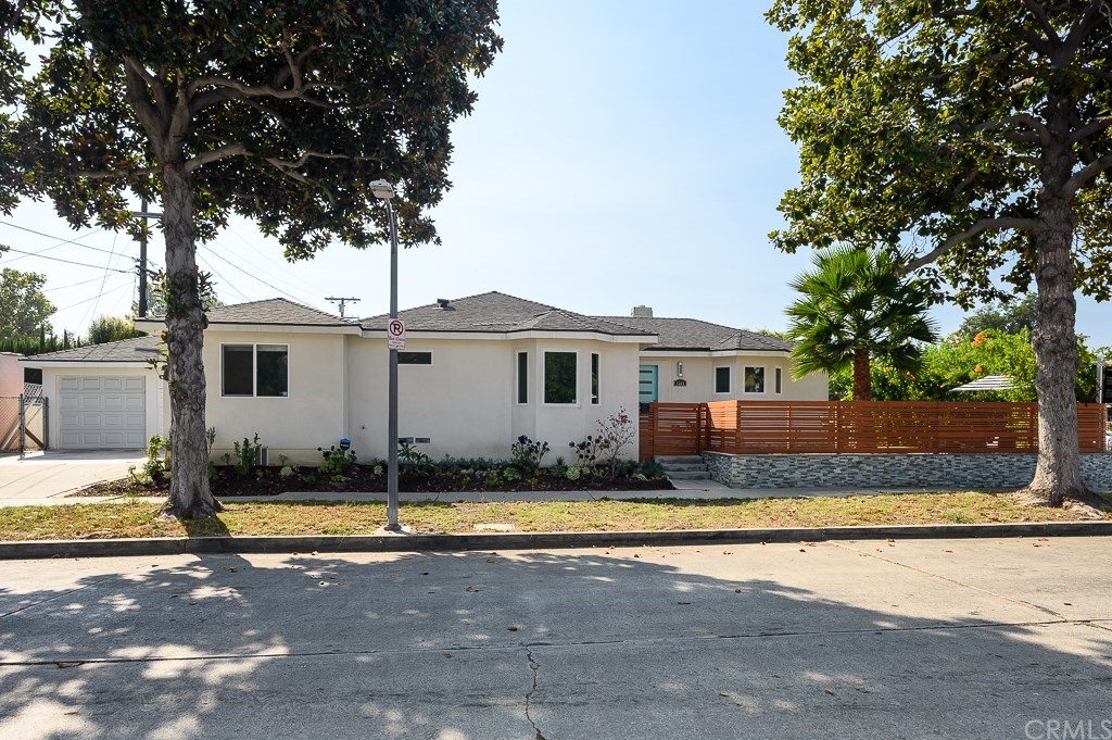 Welcome home to this gorgeous corner lot L.A. stunner!