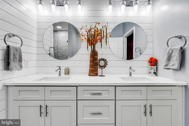 $429,900 | 1641 Ladue Court, Unit 402, Woodbridge, VA 22191