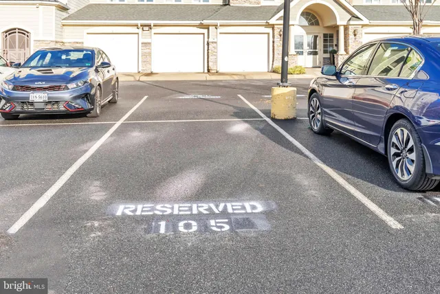 $429,900 | 1641 Ladue Court, Unit 402, Woodbridge, VA 22191