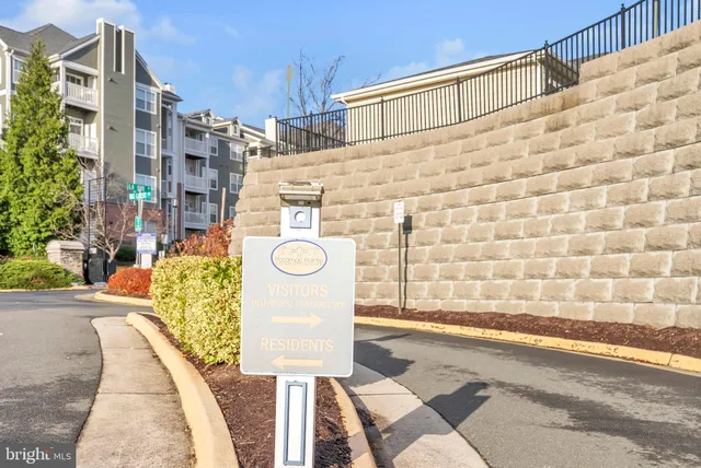 $429,900 | 1641 Ladue Court, Unit 402, Woodbridge, VA 22191