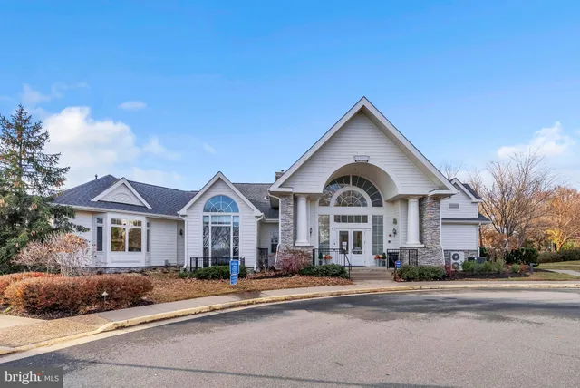 $429,900 | 1641 Ladue Court, Unit 402, Woodbridge, VA 22191