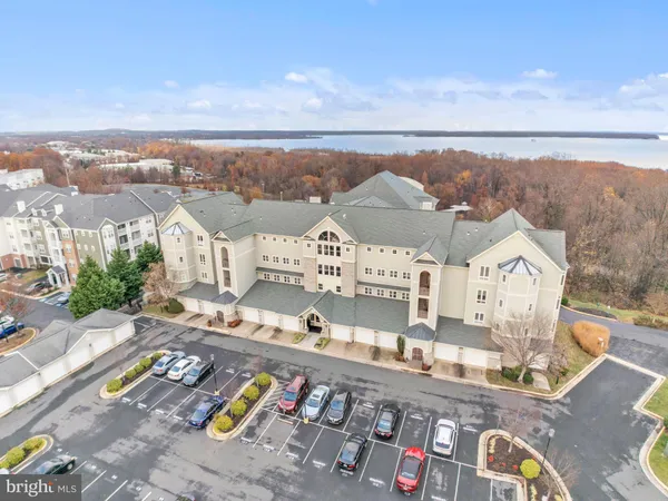 $424,900 | 1641 Ladue Court, Unit 402, Woodbridge, VA 22191
