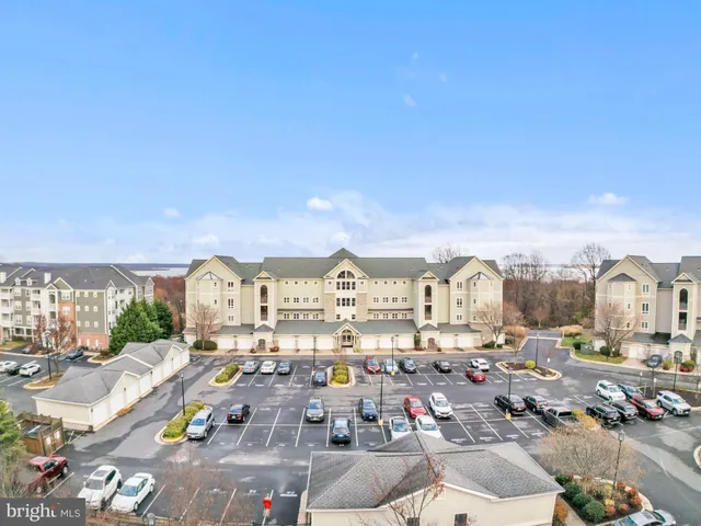 $429,900 | 1641 Ladue Court, Unit 402, Woodbridge, VA 22191