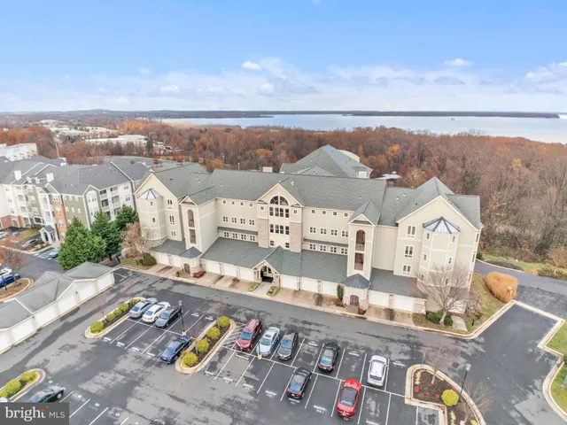 $429,900 | 1641 Ladue Court, Unit 402, Woodbridge, VA 22191