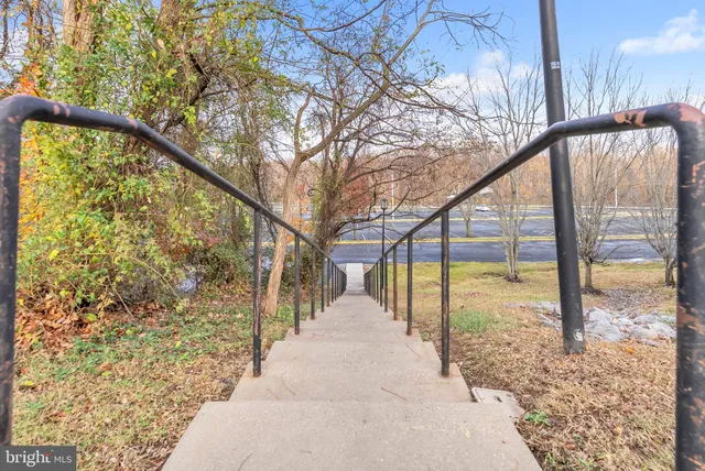 $429,900 | 1641 Ladue Court, Unit 402, Woodbridge, VA 22191