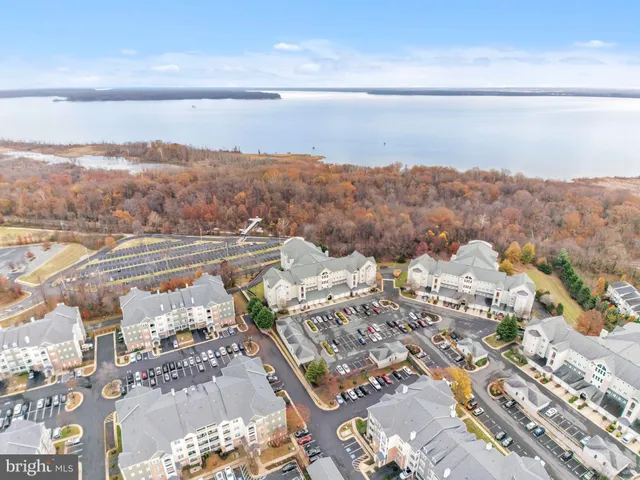 $429,900 | 1641 Ladue Court, Unit 402, Woodbridge, VA 22191