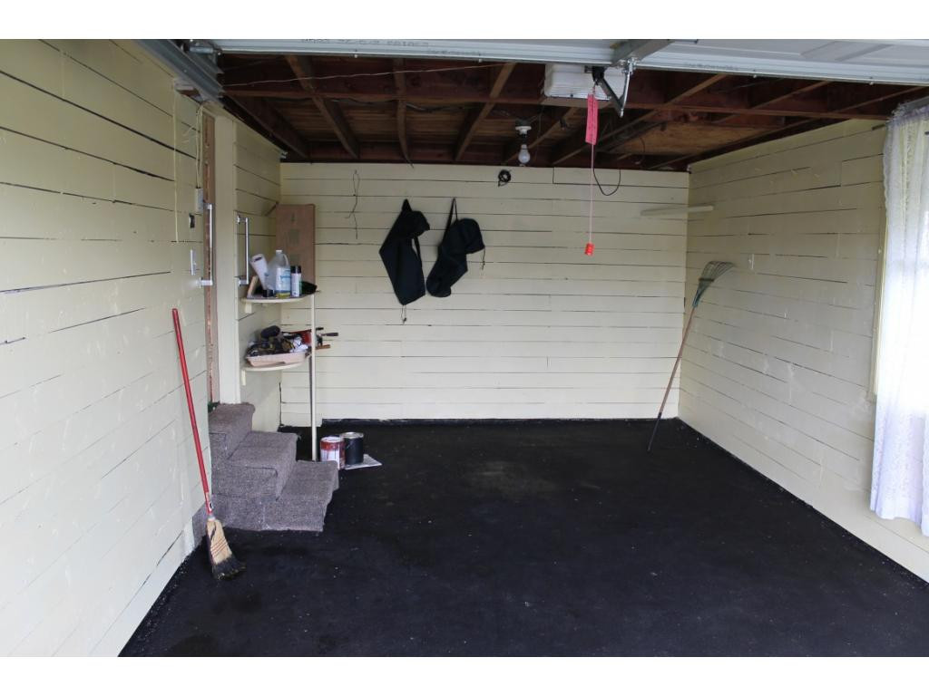 323 Sherwood Road Bristol, VA 24201 - Photo 13 of 21 Photo 13