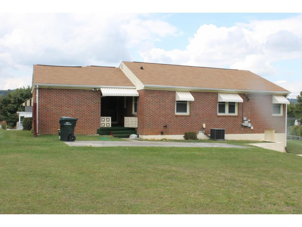 323 Sherwood Road Bristol, VA 24201 - Photo 18 of 21 Photo 18