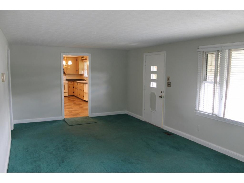 323 Sherwood Road Bristol, VA 24201 - Photo 2 of 21 Photo 2