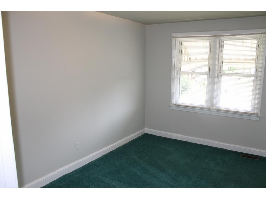 323 Sherwood Road Bristol, VA 24201 - Photo 10 of 21 Photo 10